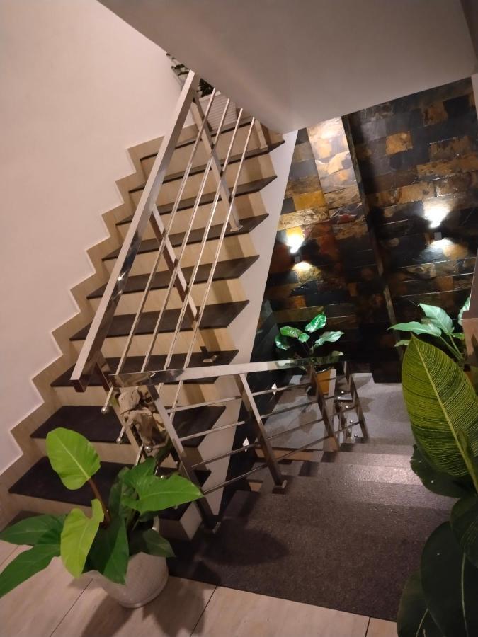 Metro Residency Hotel Kochi Exterior foto