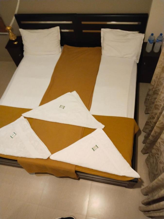 Metro Residency Hotel Kochi Exterior foto