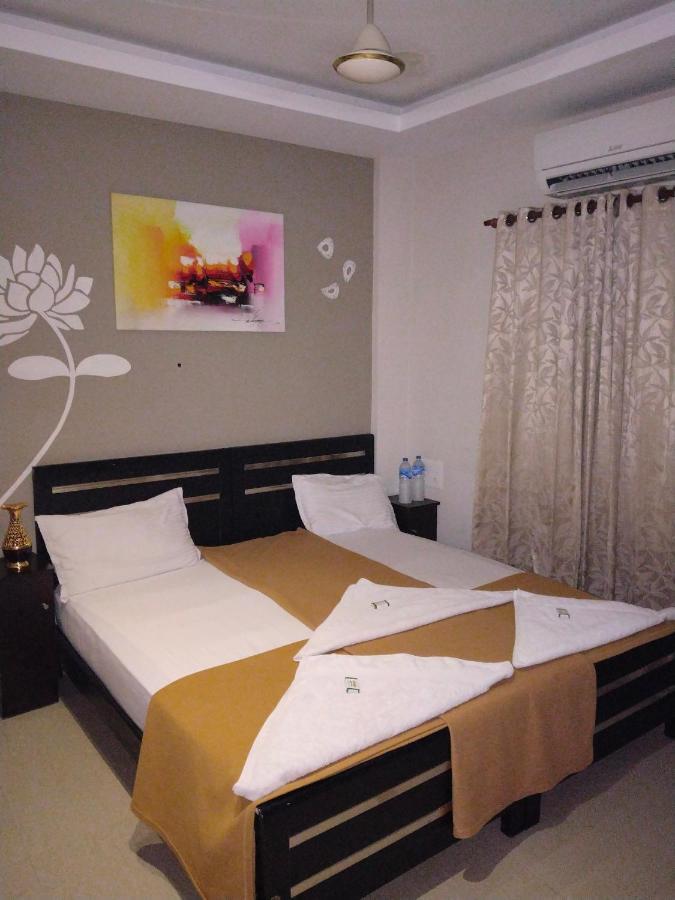 Metro Residency Hotel Kochi Exterior foto
