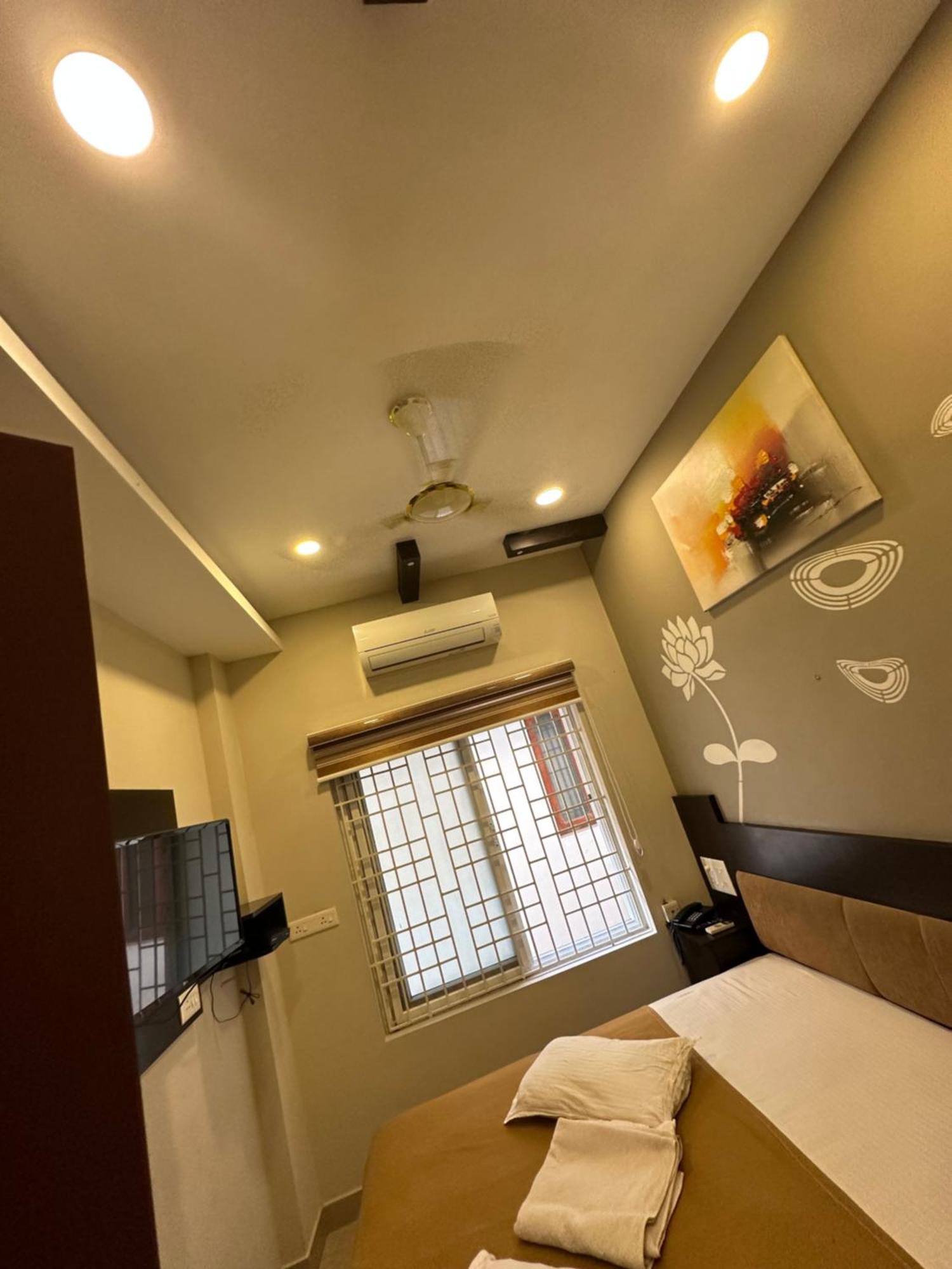 Metro Residency Hotel Kochi Exterior foto