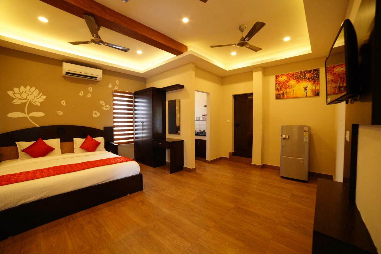 Metro Residency Hotel Kochi Exterior foto