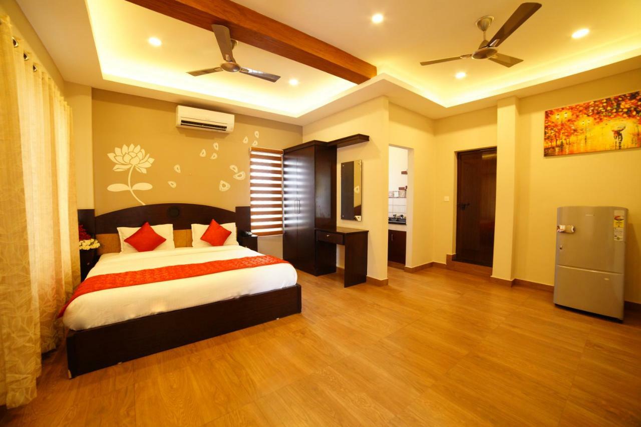 Metro Residency Hotel Kochi Exterior foto